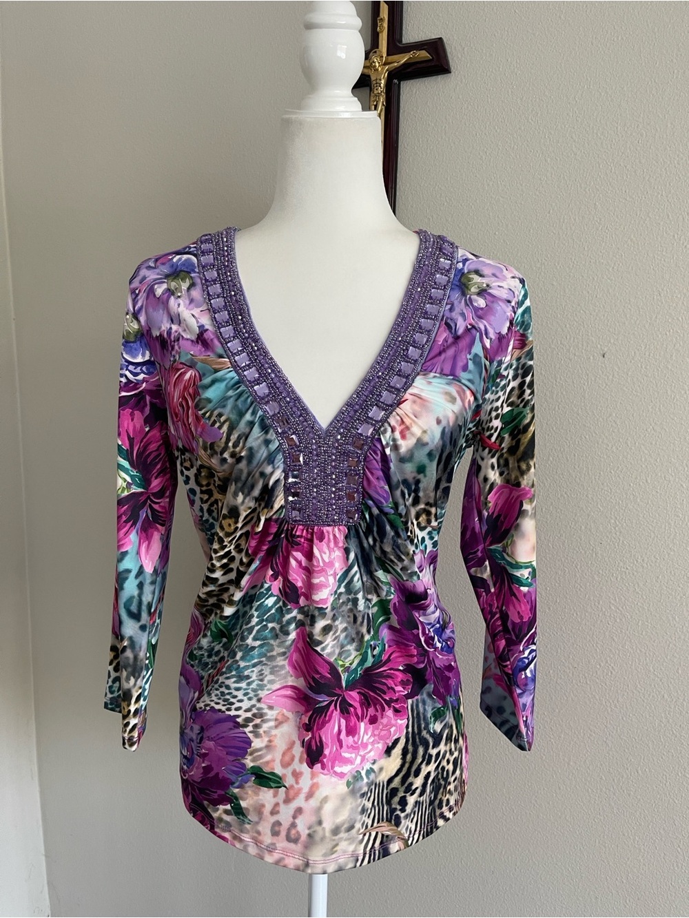 Boston Proper Purple Floral V-Neck Beaded Blouse